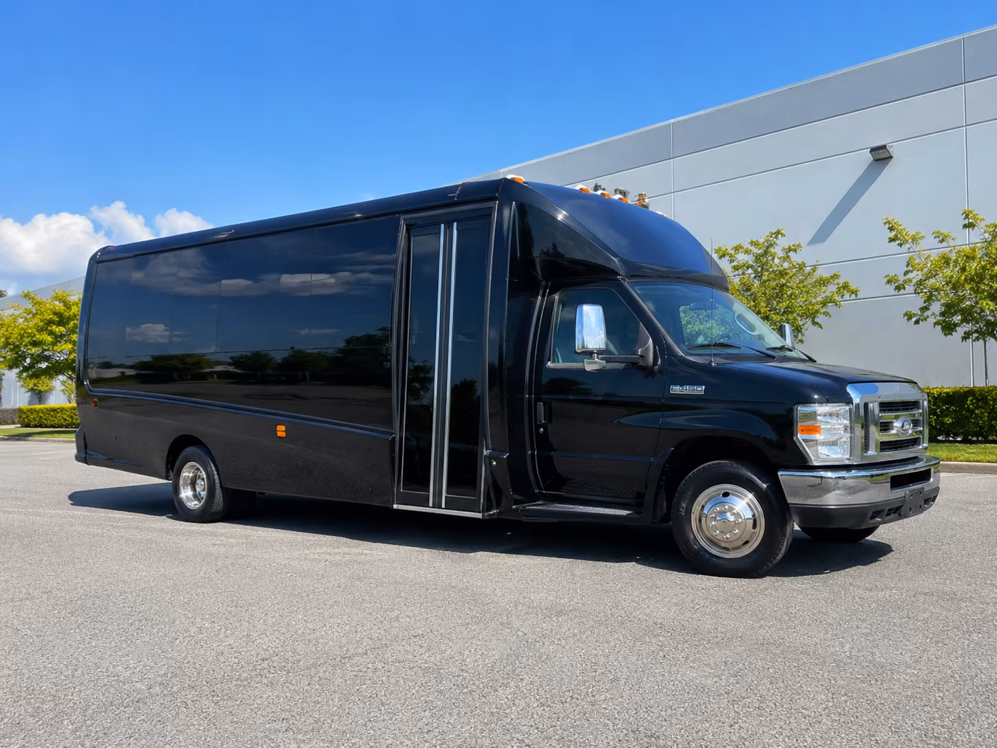 Pomona Winery Tour & Pub Crawl Transportation