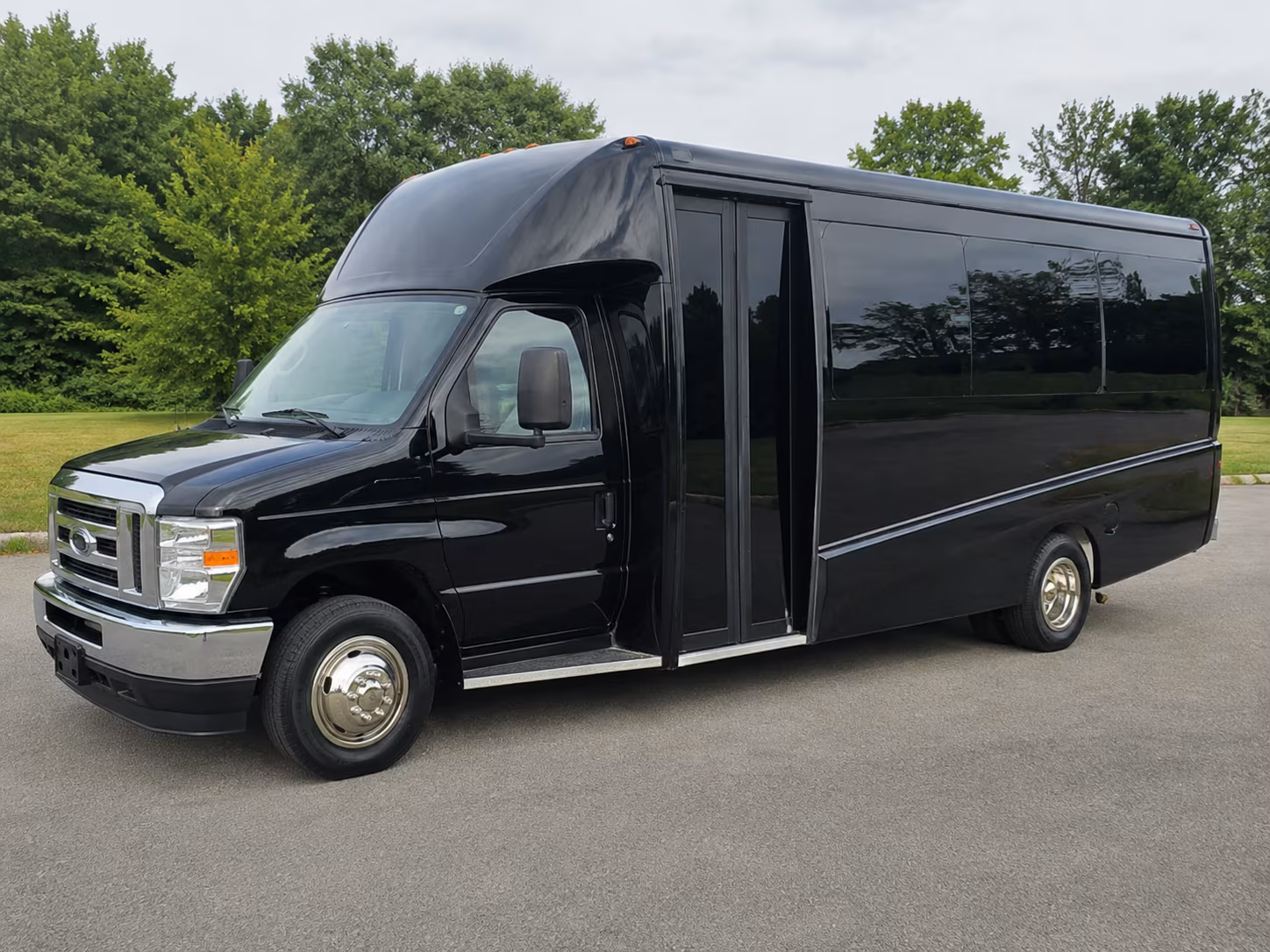 Rancho Cucamonga Airport Shuttle & Transportation party bus exterior