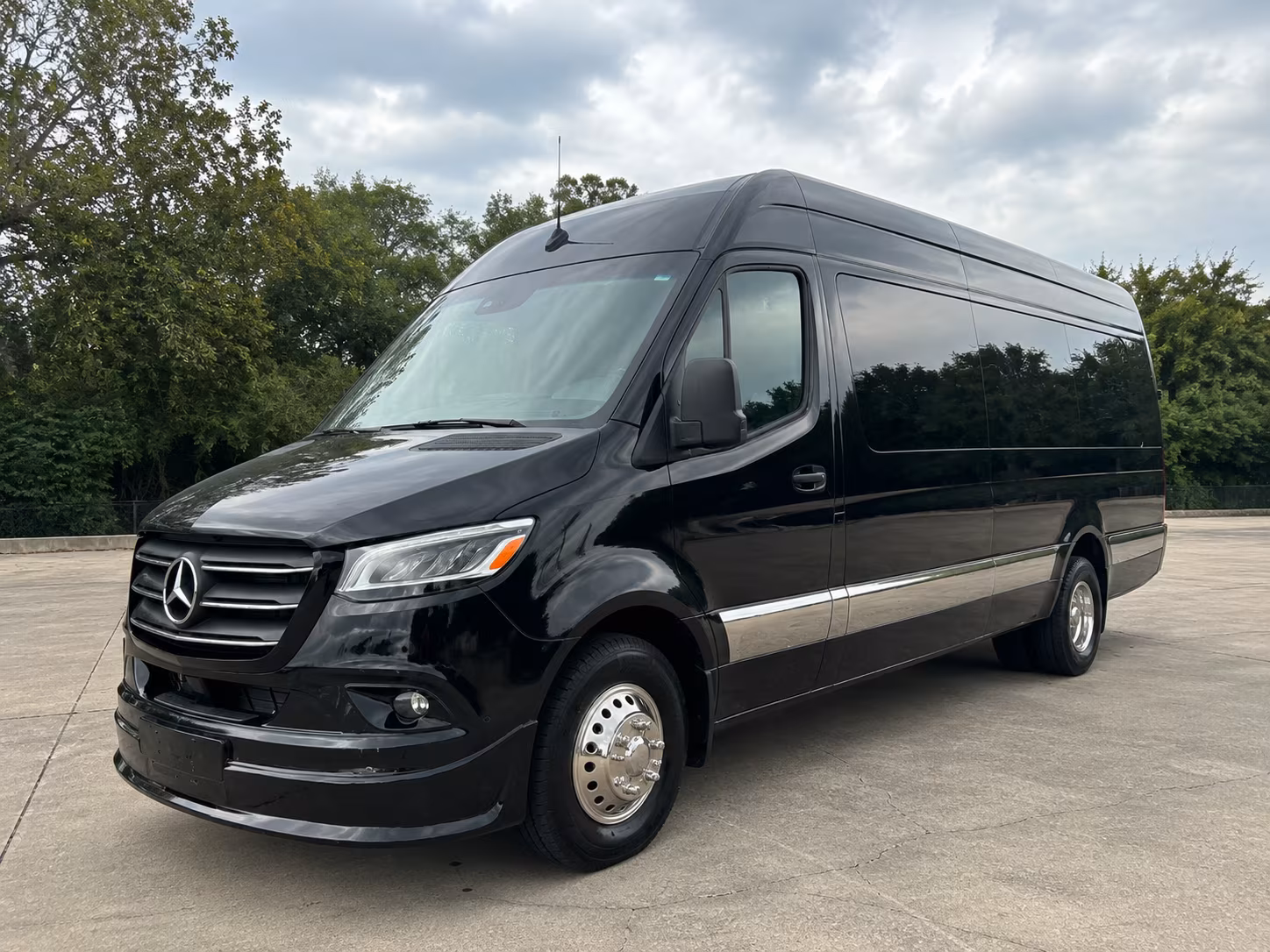 14 Passenger Sprinter Limo